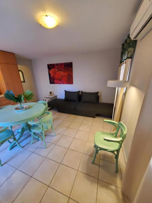 Sior Dionysios Apartment อาร์กอสโตลี ภายนอก รูปภาพ